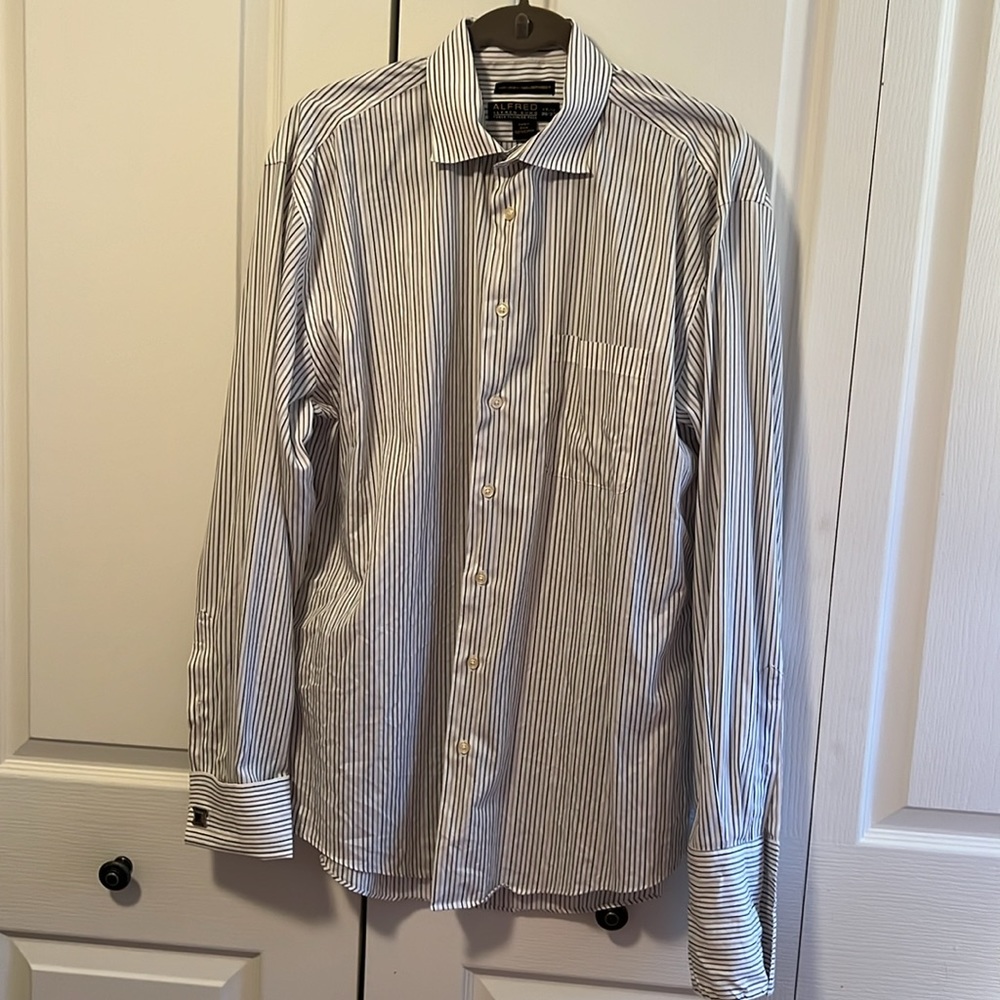 🚨LAST CALL🚨Men’s Tall Alfred Sung 17.5 Neckline White & Grey Pin Stripe EUC
